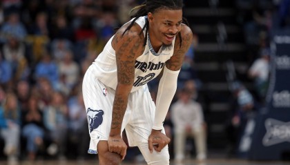 开云下载-美记：太阳近几周在探索引进控卫的可能 候选为莫兰特&amp;三球&amp;吹杨