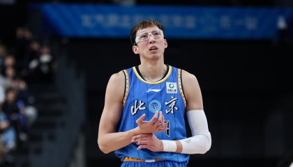 进攻欲很低！周琦全场仅出手4次&amp;命中3球 得到7分8篮板2助攻