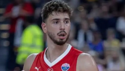 开云下载-持续进化！他险成欧锦赛历史第四人，效率恐怖，火箭球迷已乐开花