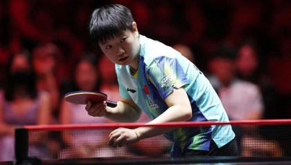 开云下载-新加坡大满贯女单决赛，孙颖莎击败王曼昱收获冠军