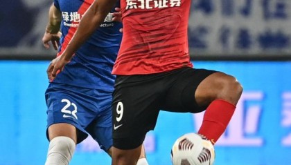 kaiyun-亚泰大杀器横扫上海滩 连续4场破门冲击金靴