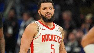 开云下载-最后时刻稳住了！范弗里特14中5&amp;8罚8中砍21分 关键7分锁定胜局